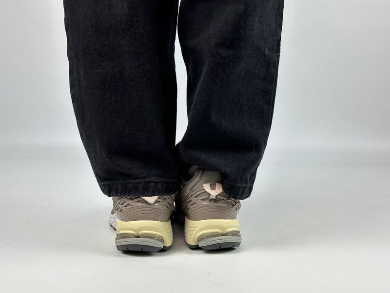 Кросівки New Balance 1906 U Brown Silver 1105 1105 фото