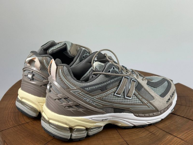Кросівки New Balance 1906 U Brown Silver 1105 1105 фото
