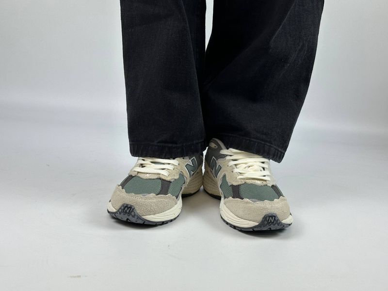 Кросівки New Balance 2002r Pr. Pack Rain Cloud grey 0115 0115 фото