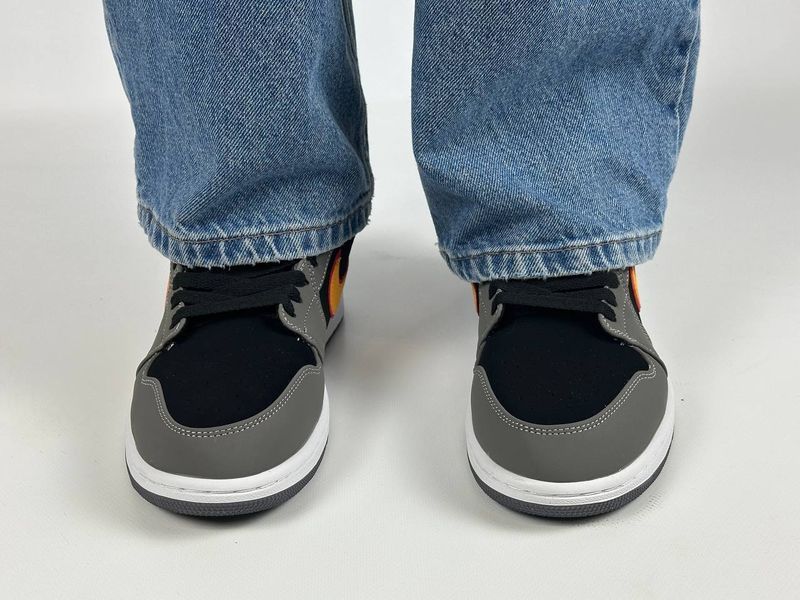 Кросівки Nike Air Jordan Black/Grey/Or 0981 0981 фото