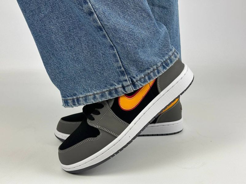 Кросівки Nike Air Jordan Black/Grey/Or 0981 0981 фото