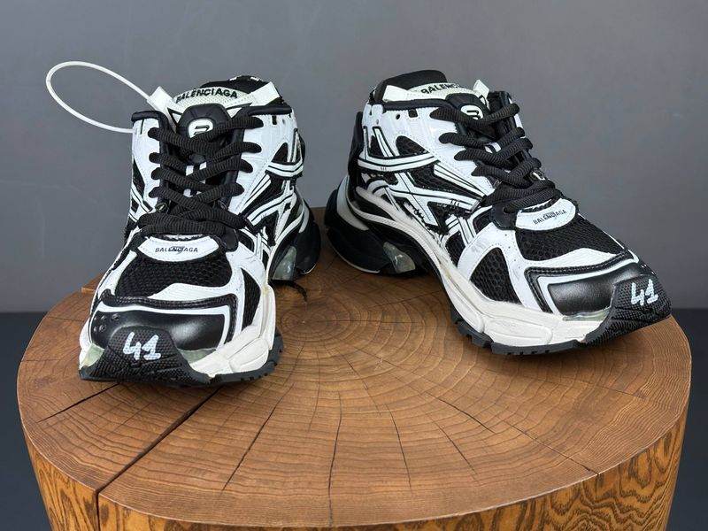 Кросівки Balenciaga Runner White Black 0976 0976 фото