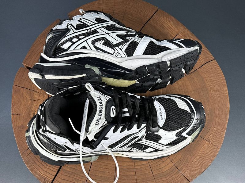 Кросівки Balenciaga Runner White Black 0976 0976 фото