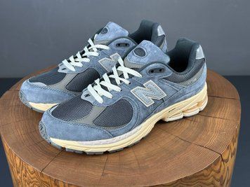 Кросівки New Balance 2002r Dark Grey 0111 0111 фото