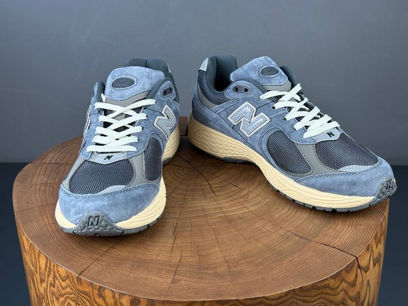 Кросівки New Balance 2002r Dark Grey 0111 0111 фото