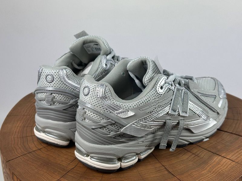 Кросівки New Balance 1906 A Silver Metallic 1106 1106 фото