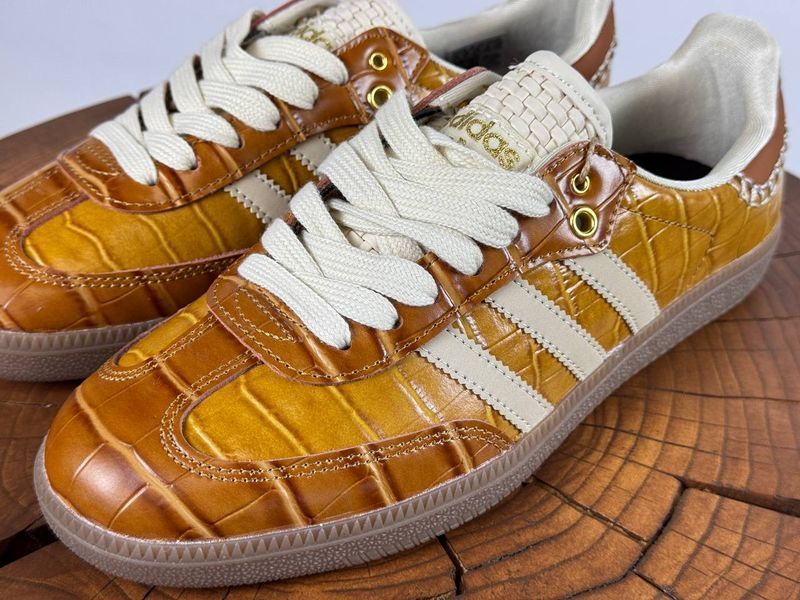 Кросівки Adidas Samba Wales & Bonnes gold 0595 0595 фото