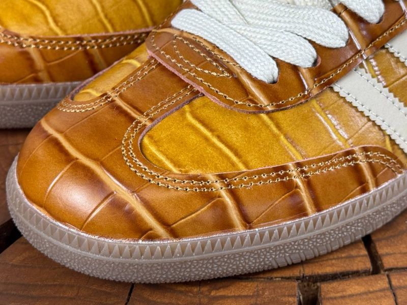Кросівки Adidas Samba Wales & Bonnes gold 0595 0595 фото