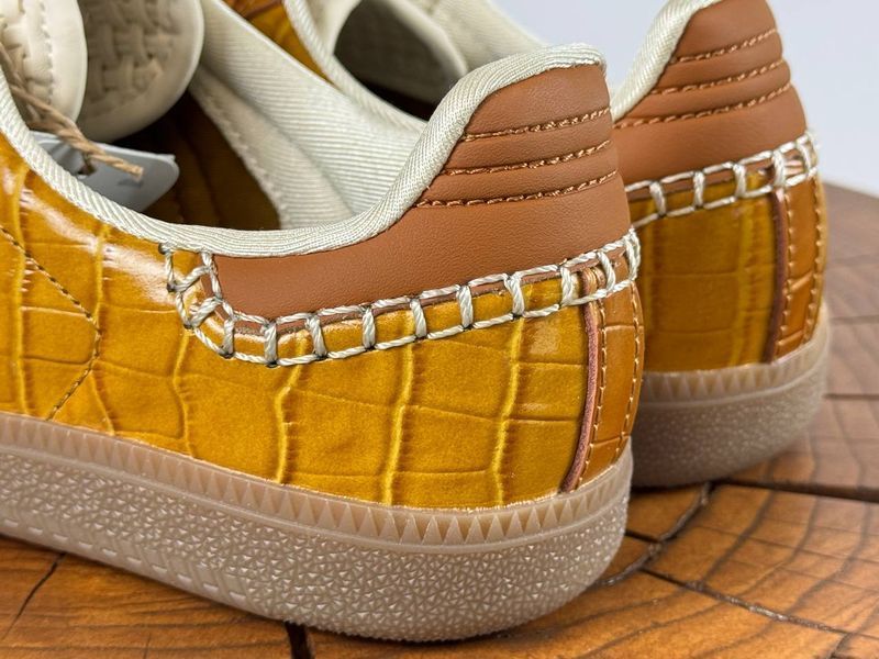 Кросівки Adidas Samba Wales & Bonnes gold 0595 0595 фото