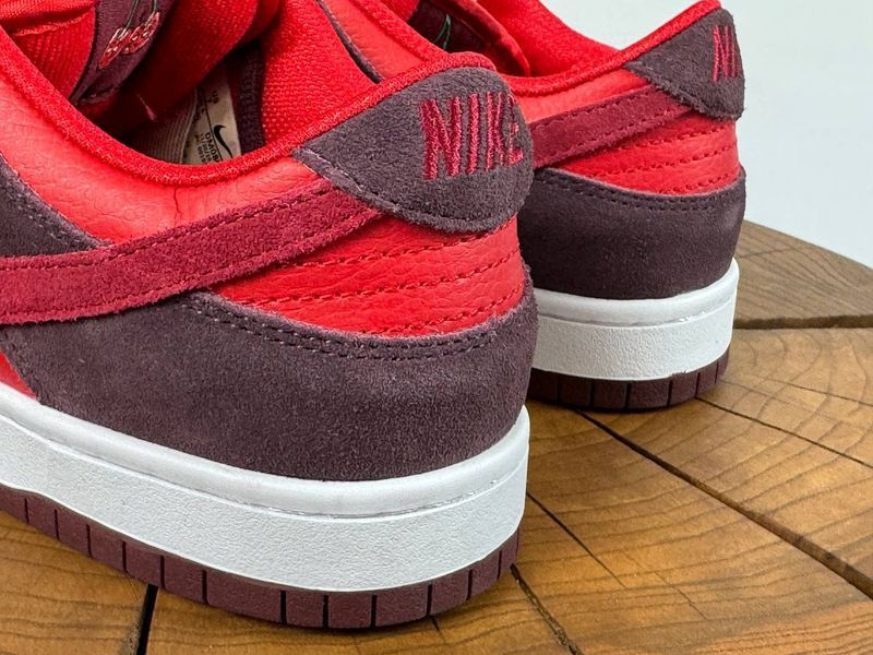 Кросівки Nike Sb Dunk Low Cherry 0223 0223 фото