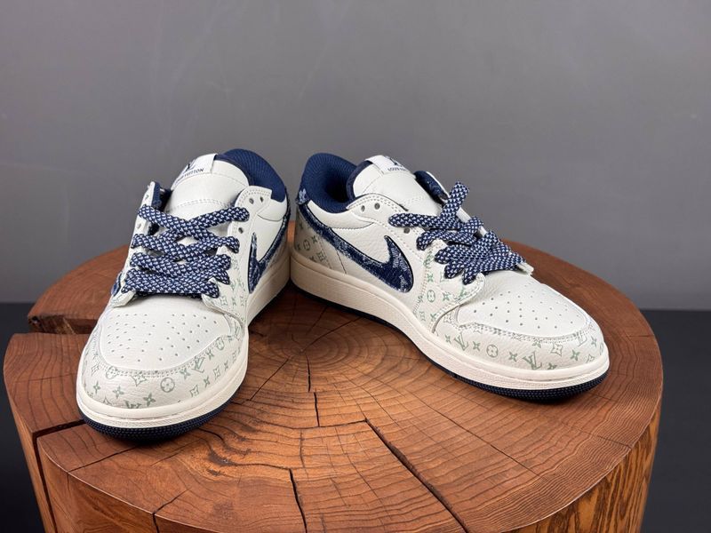 Кросівки Nike Air Jordan 1 Low Travis Scott x Louis Vuitton White Blue 1111 1111 фото