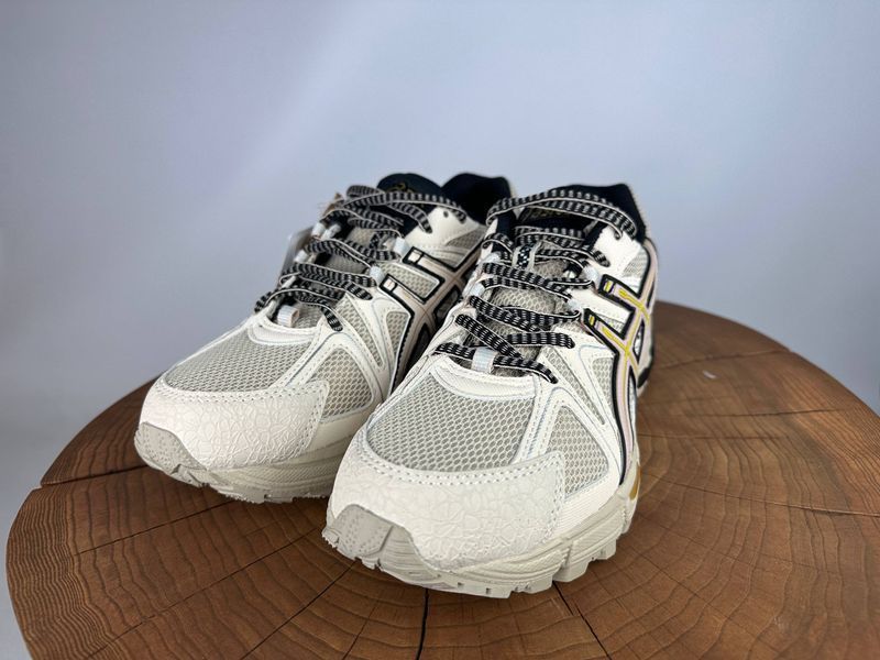 Кросівки Asics Gel-Kahana 8 Beige Gold 0126 0126 фото