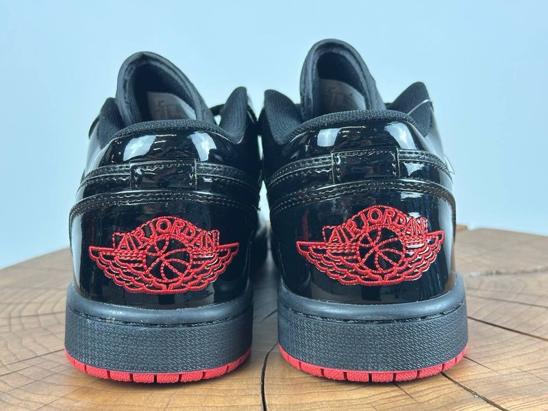 Кросівки Nike Air Jordan Black Red 0956 0956 фото