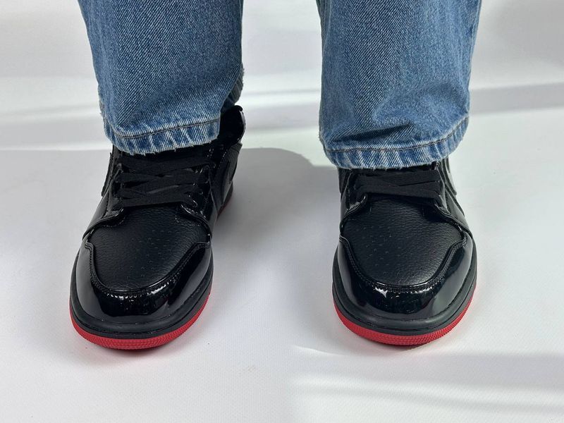 Кросівки Nike Air Jordan Black Red 0956 0956 фото