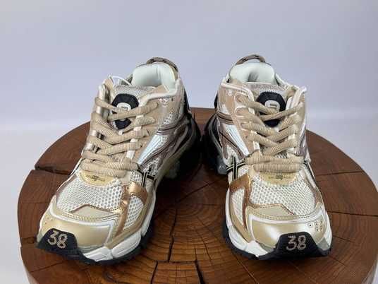 Купить Кросівки Balenciaga Runner Beige 0621