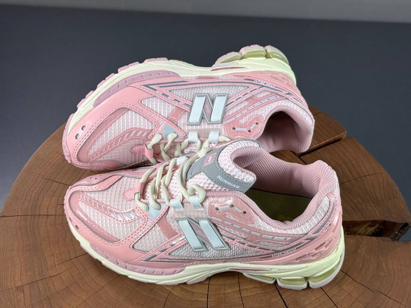 Кросівки New Balance 1906 U Pink 1476 1476 фото