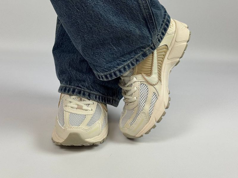 Кросівки Nike ZOOM VOMERO 5 Beige 0156 0156 фото
