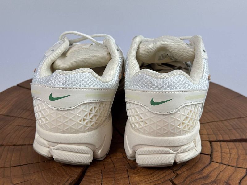 Кросівки Nike ZOOM VOMERO 5 Beige 0156 0156 фото